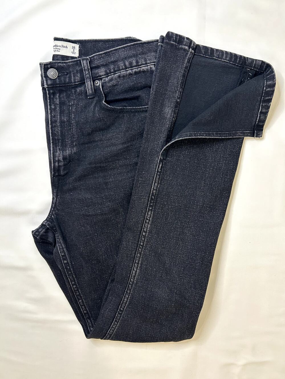 Abercrombie & Fitch women's The Skinny High Rise Muted Black size 26 size 2